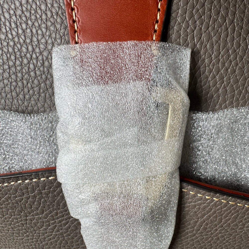Dooney and Burke Elegant gray Leather Shoulder Bag - Picture 5 of 8